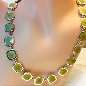 Reversible Elegant Black Or Cream Stone and Silver Frame Necklace - Pristine